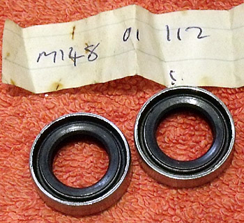 Casal double-lipped seals